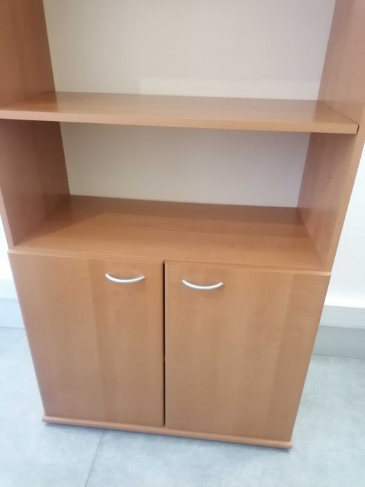 Secretária /Armário com prateleiras/módulo 3 gavetas