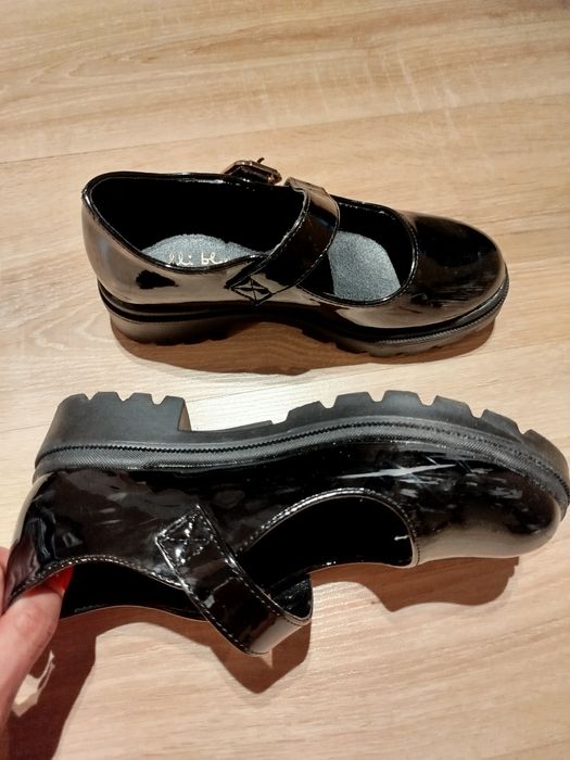 Buty lakierki dziewczęce