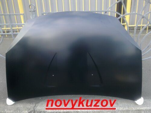 Капот на Renault Sandero