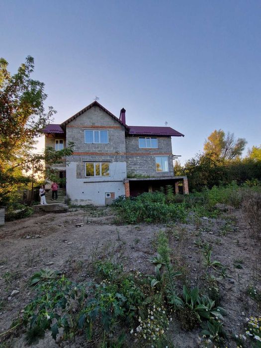 Продаж будинку біля лісу, перша лінія від річки
