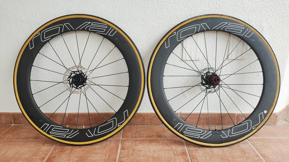 Rodas ROVAL CLX64 em carbono, originais.