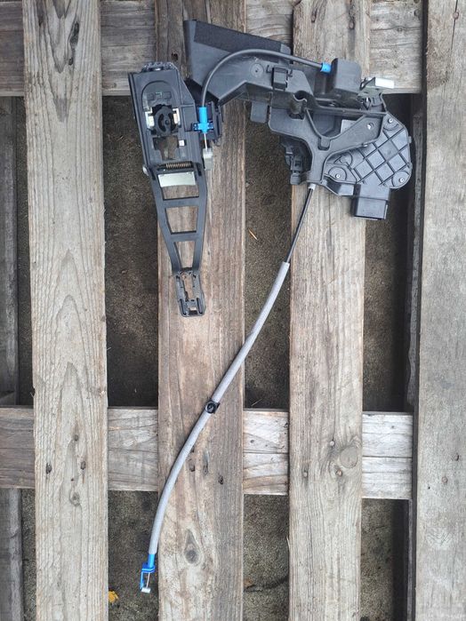 Zamek drzwi PRAWY PRZÓD Ford Mondeo Mk4 8M2A-R21813-CA