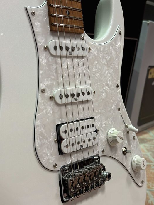 Ibanez Prestige AZ2204 PW