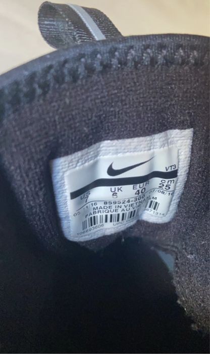 Ténis Nike Air Presto Mid Utility