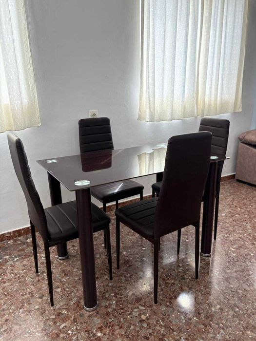 Mesa de jantar em vidro + 4 cadeiras - Envio gratis