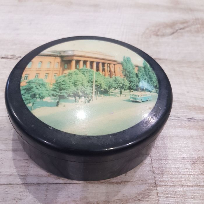 Шкатулка круглая. 50—60 годы