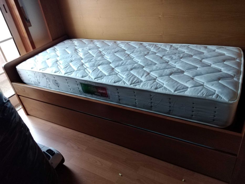 ESTUDIO  com 2 colchoes