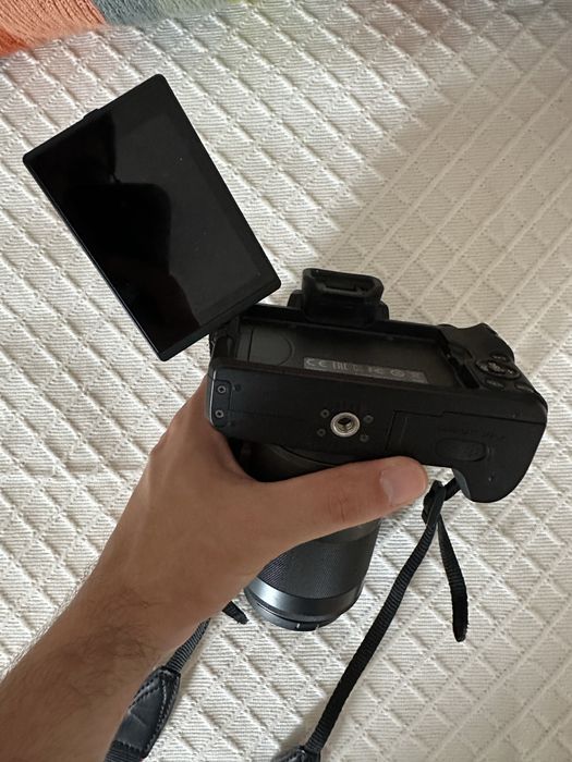 Canon m50 com 3 objetivas e acessorios