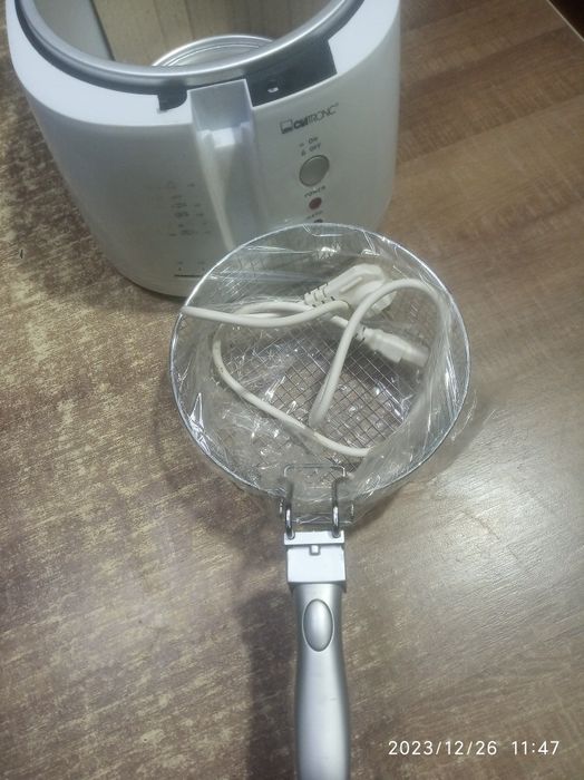 Фритюрниця CLATRONIC FR 2881 White