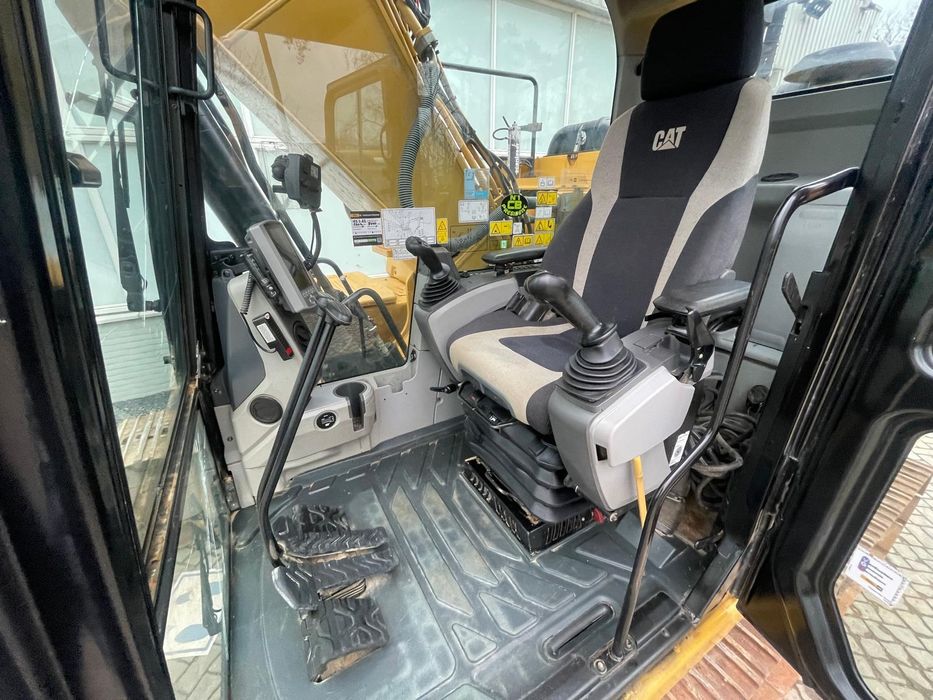 Cat 320FL ,2017 rok ,6800 godzin,2 łyż, system Leica