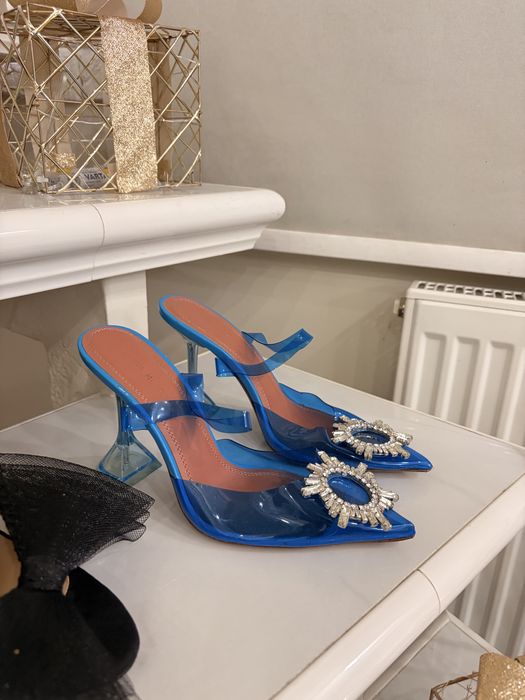 Кожна пара по 800 грн