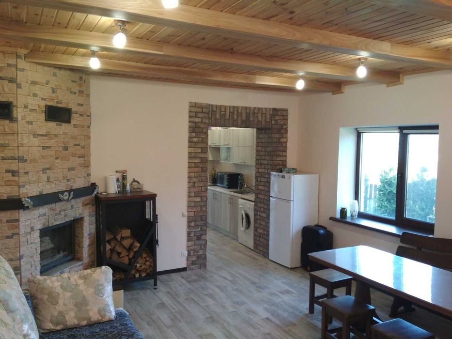 Частина нов. будинку в закритому комплексі на Дніпрі (п3)