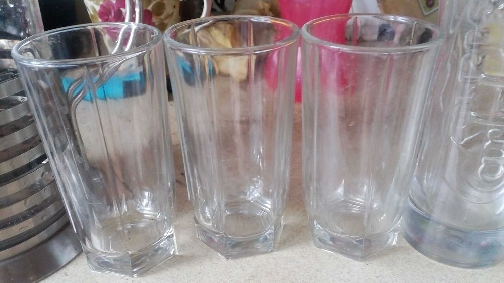 различные кухонные принадлежности много фото