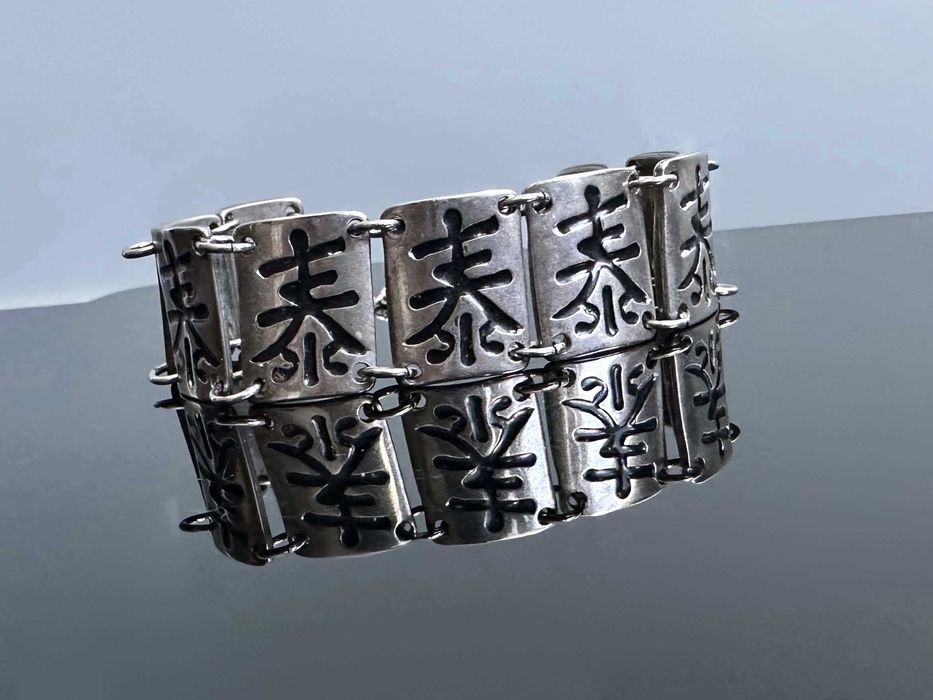 Подарунок - Браслет на зап’ясток у східному стилі.