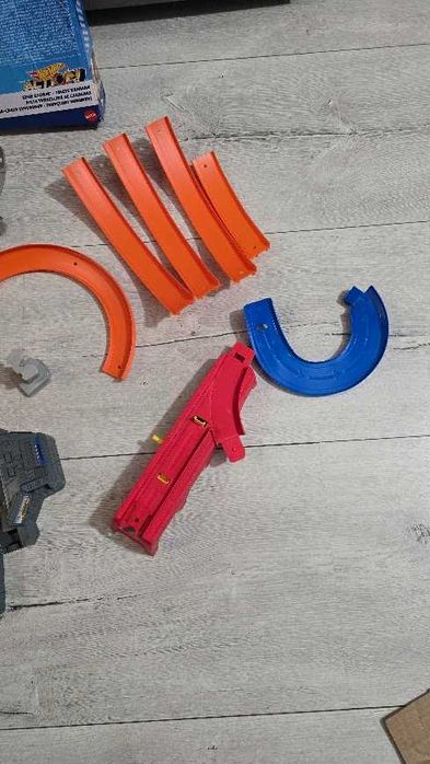 Tor samochodowy Mattel Hot Wheels Team CDL45 Zakręcony Karambol  5 +