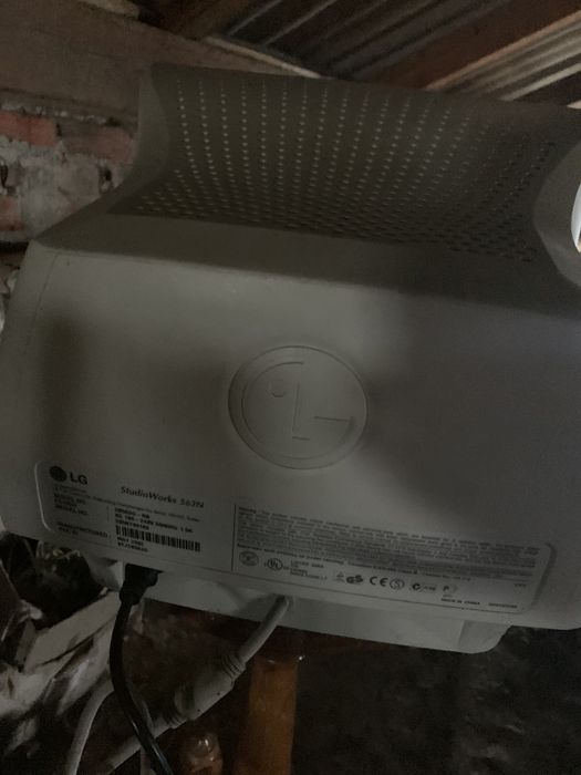 Продам монітор LG . Старого зразка