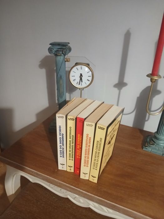 5 livros policiais - Conan Doyle e Stanley Gardner