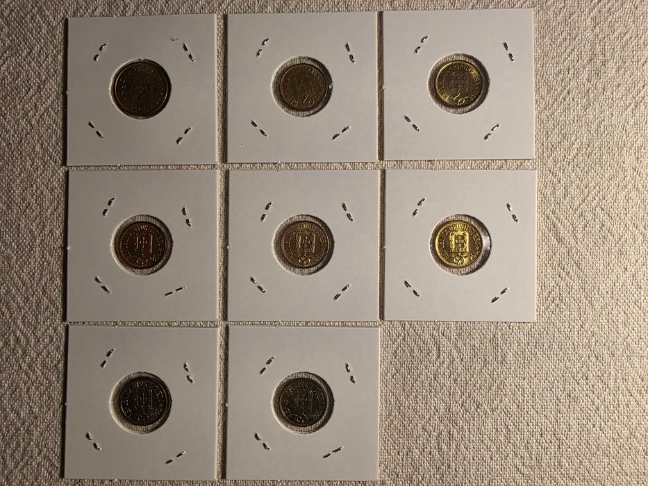 8 moedas de 1 escudo de diversas datas