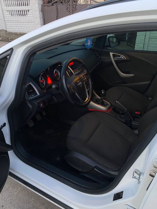 Продам Opel astra j sports tourer 1.7 дизель 2011 рік