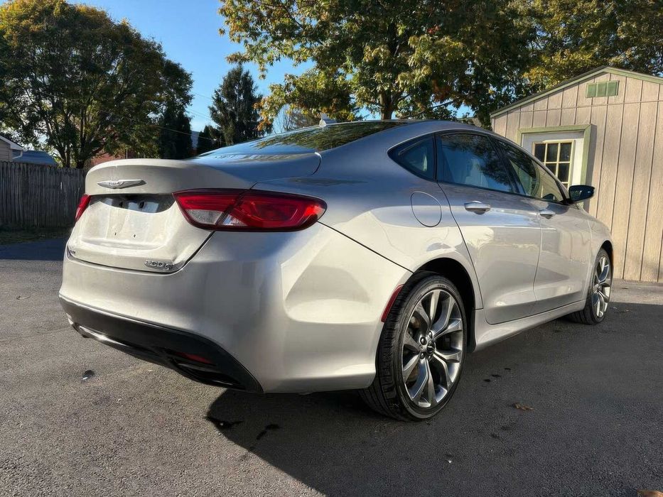 Chrysler 200 S      2015