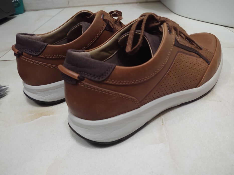 Skórzane brązowe CLARKS nr 42 jak nowe