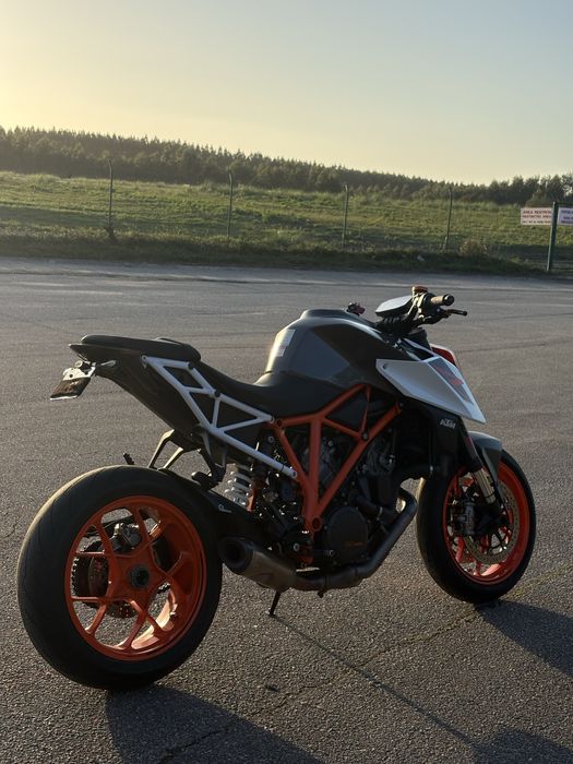 Ktm 1290 Superduke R (aceito retomas)