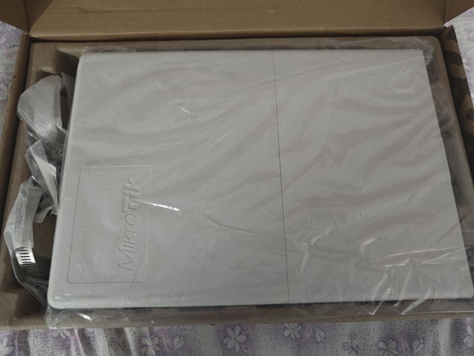 Комутатор MikroTik netPower 15FR (CRS318-1Fi-15Fr-2S-OUT)