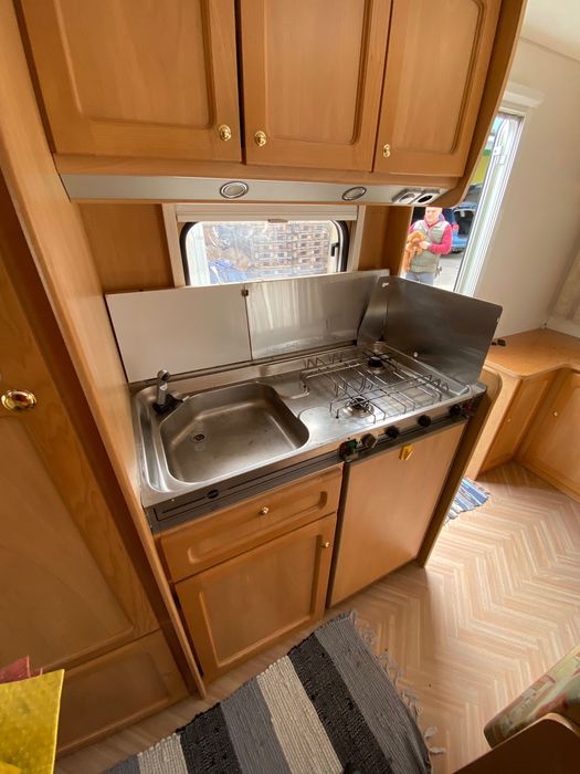 Продаємо улюблений сімейний причеп кемпінг Burstner