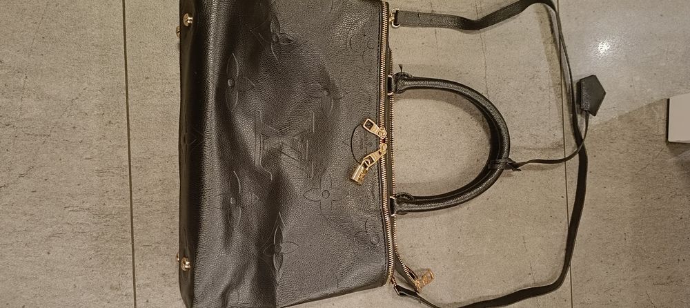 Torba Louis Vuitton, czarna