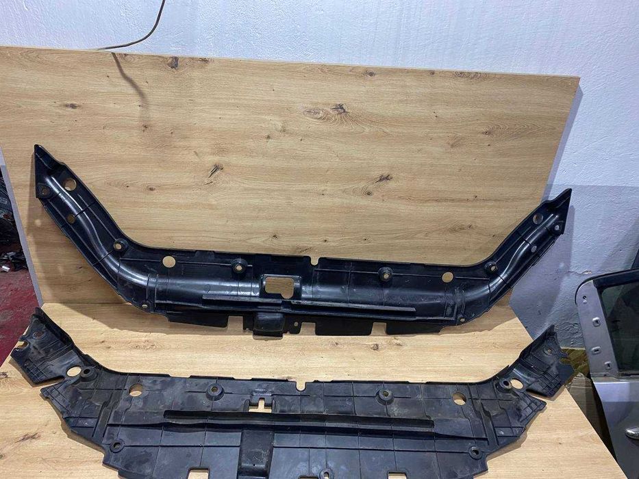 Защита накладка радіатора панель накладка верхня  Toyota RAV4 RAV-4 3