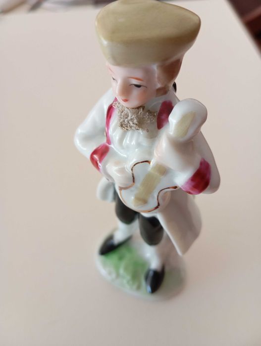 Figura antiga em porcelana de um Violinista made in Japan