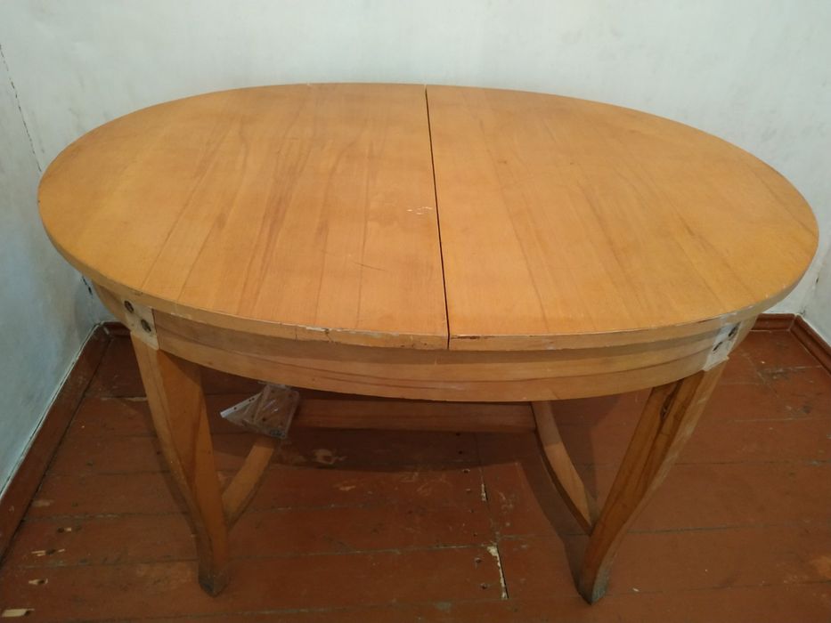 Продам дерев'яний стіл