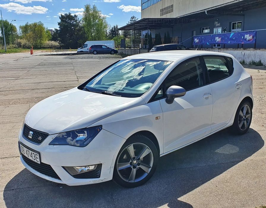 Seat Ibiza Seat Ibiza 1.6 TDI, najlepsza wersja wyposażenia FR (Formula Racing)