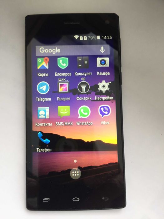 Смартфон Fly FS452