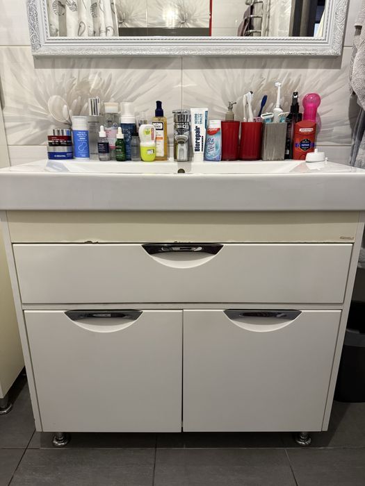 Продам тумбу в ванну кімнату з умивальником