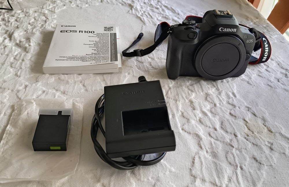 Canon EOS R100 (Só Corpo) - Como Nova