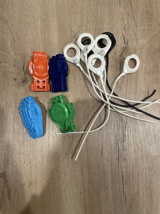 Bayblades em bom estado