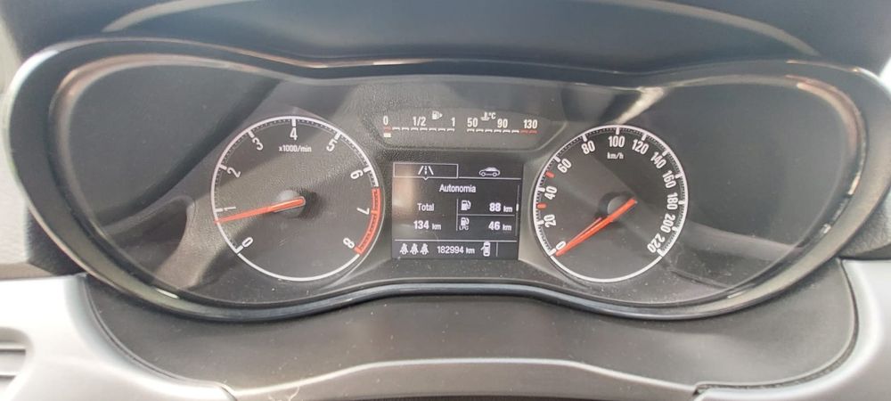 Vendo Opel Corsa 1.4 (Gasolina/GPL de Origem) – 2019