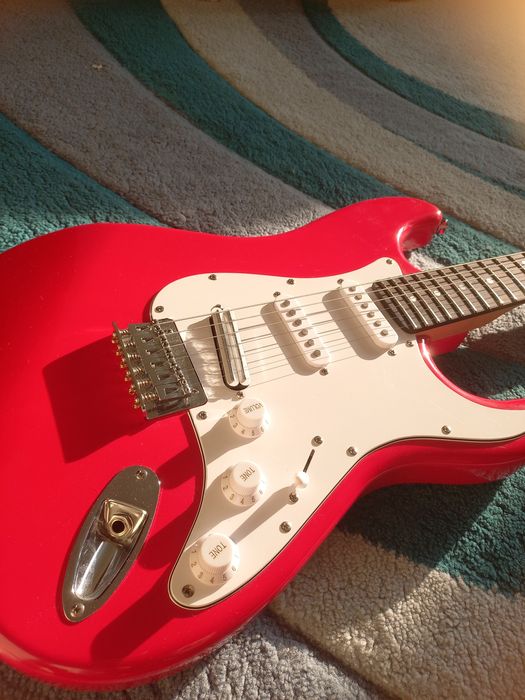 Squier by Fender Affinity Stratocaster SSS