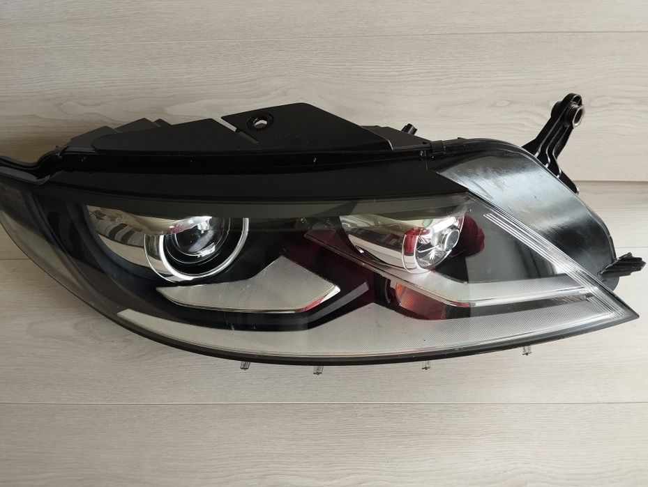 Продам фару Passat cc