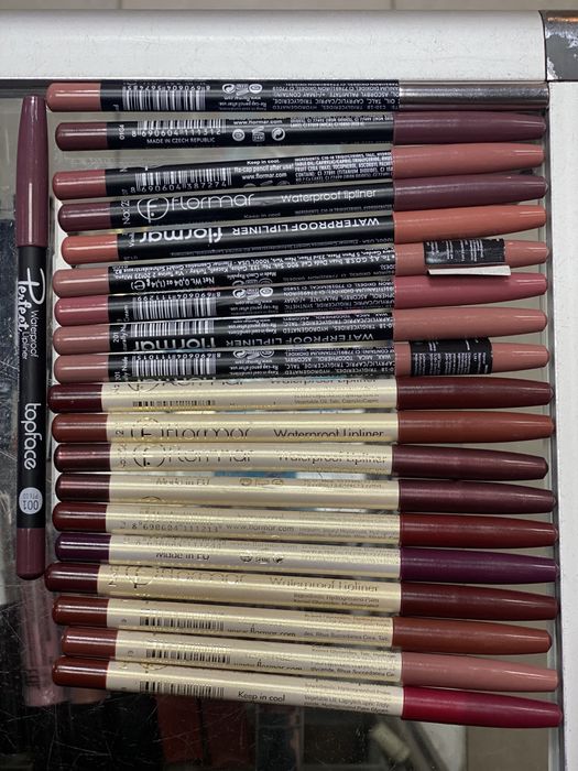 Карандаши для губ.