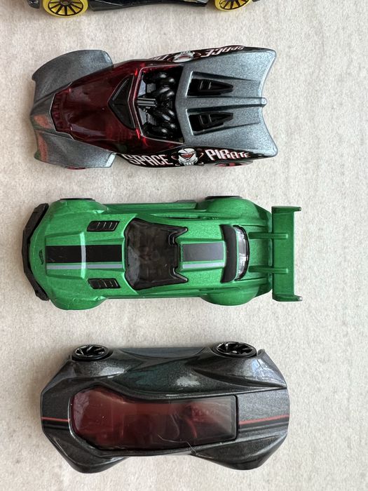 Машинки хотвілс Hot Wheels
