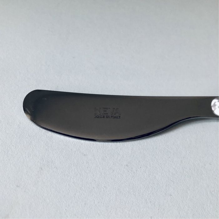 Faca para manteiga cinzenta