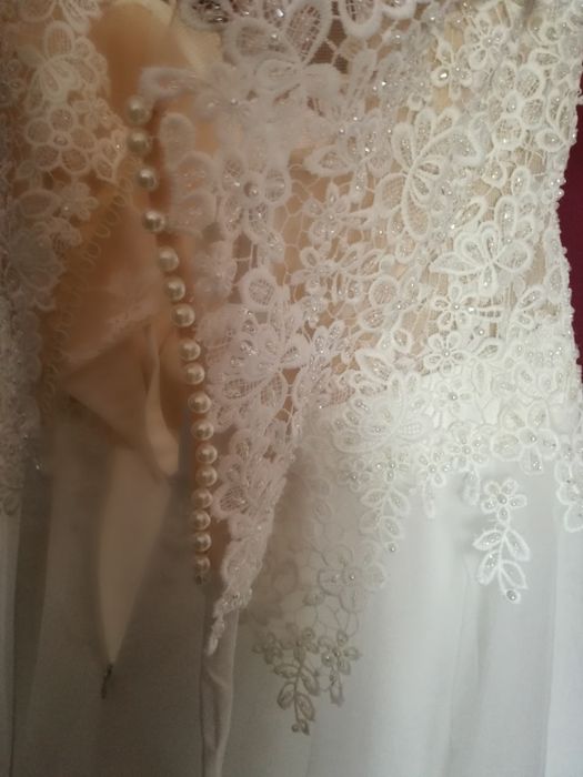 Piękna suknia ślubna.