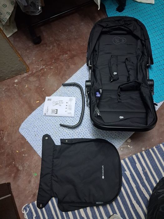 Carrinho kinderkraf  + Newly + Mink Pro (preto)