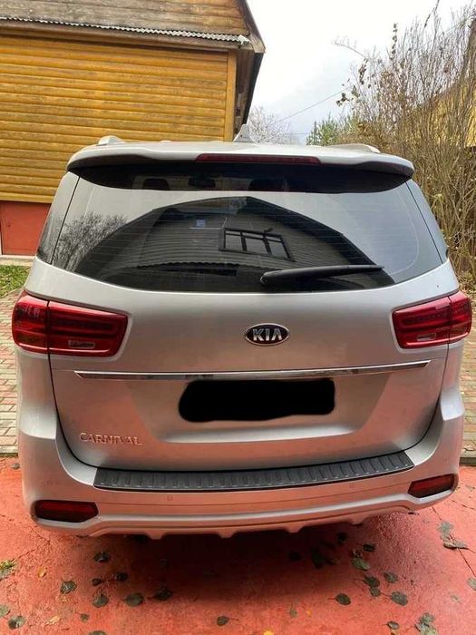 2018 Kia Carnival  2.2 дизель 9 місна