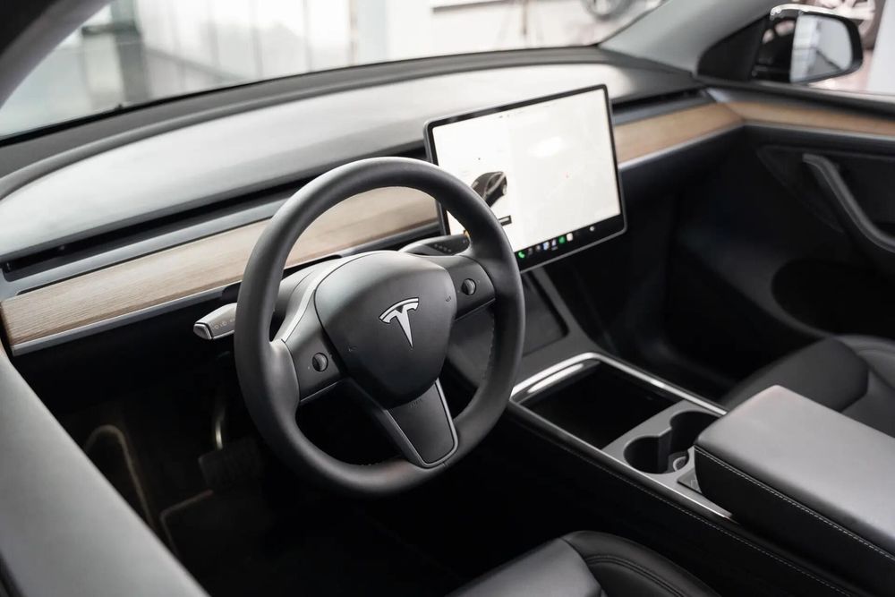 Tesla Model Y Long Range Dual Motor AWD