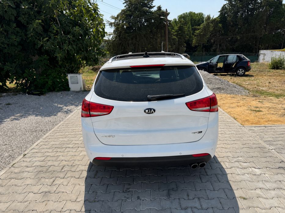 Kia Ceed SW GT Line 1.6 CRDi 2017 | Teto Panorâmico | GPS | 167.000 km