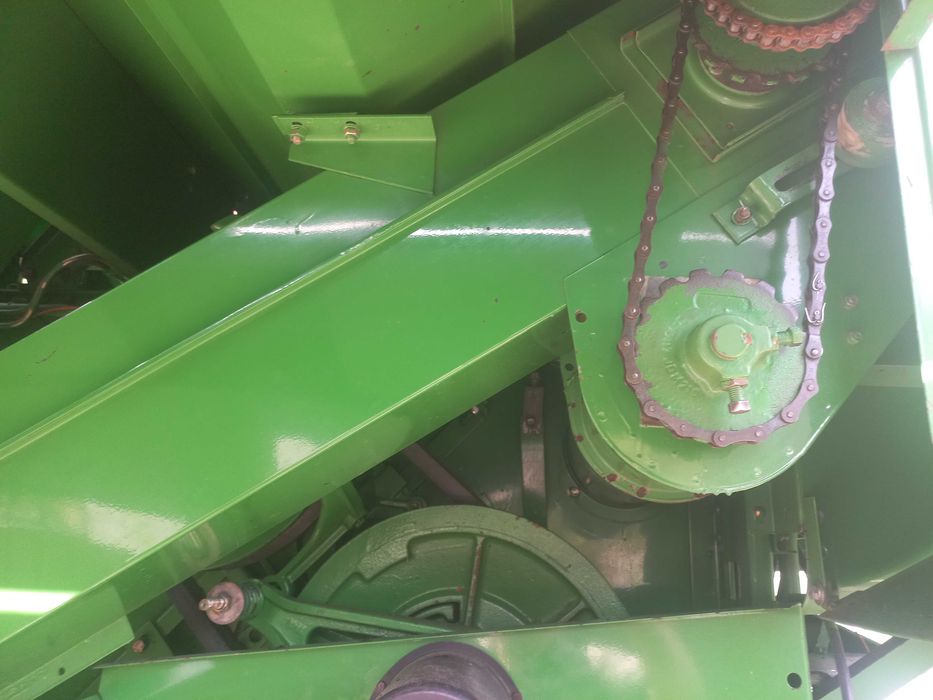 Комбайн John deere 1052