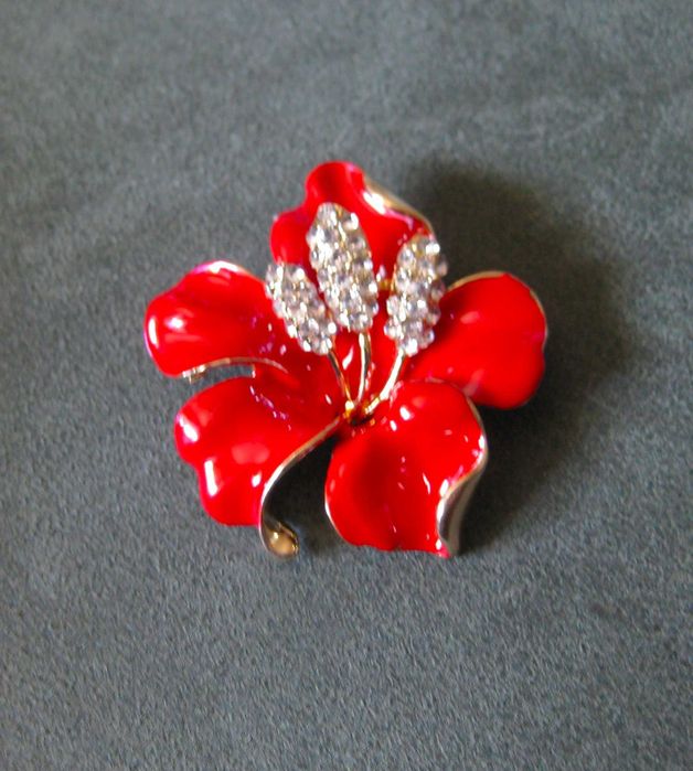 Alfinete / Broche / Pregadeira Lirio Vermelho NOVO